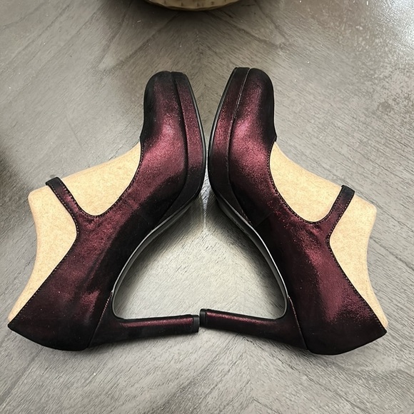 Naturalizer Cabernet Sauvignon Metallic Talissa Leather Pump - Women - Picture 8 of 12